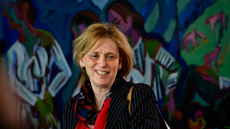 Schlechte Pisa-Ergebnisse: Prien fordert Alterslimit f&uuml;r Social Media