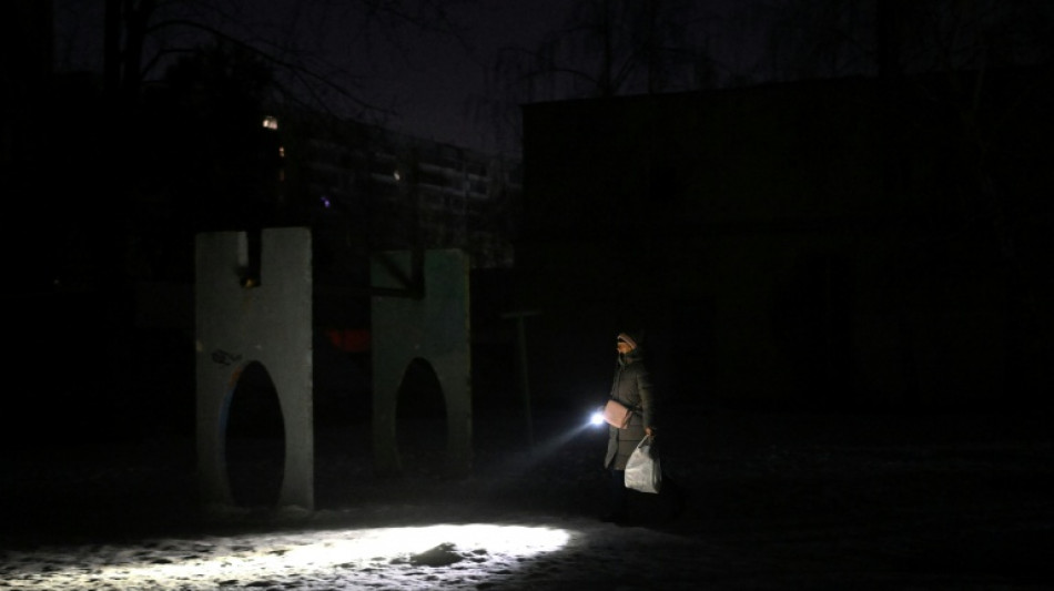 Ataque russo deixa milhares de pr&eacute;dios sem calefa&ccedil;&atilde;o em Kiev a -14&deg;C