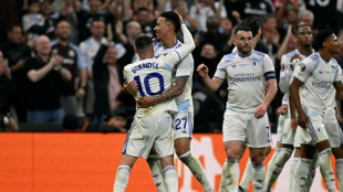 Aston Villa vence Freiburg (3-0) e &eacute; campe&atilde;o da Liga Europa 