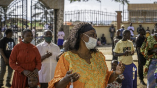 Habitantes da RD Congo invadem hospital para levar corpo de morto por ebola