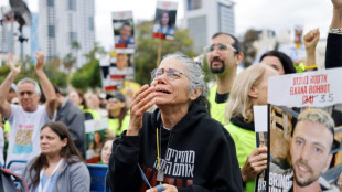 Larmes et cris de joie &agrave; Tel-Aviv pour la lib&eacute;ration de quatre otages isra&eacute;liennes