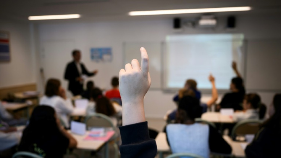 Education: les syndicats menacent de faire gr&egrave;ve contre le budget