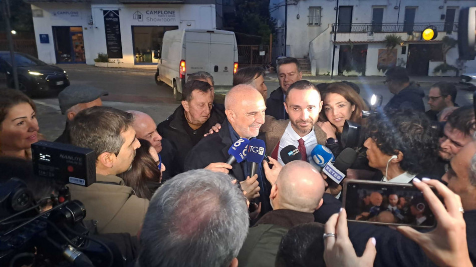 Masci festeggia ri-elezione a Pescara 'sar&ograve; sindaco di tutti'