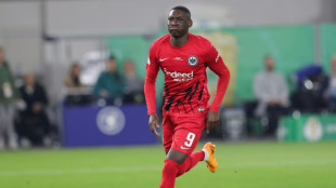 Bereits in Paris: Kolo Muani schw&auml;nzt Eintracht-Training