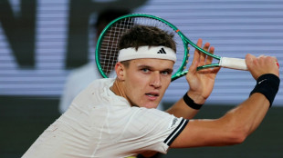 Mensik tames Fonseca to reach French Open semi-finals