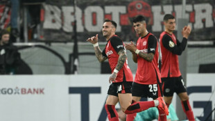 Leverkusen avan&ccedil;a &agrave;s oitavas da Copa da Alemanha; Dortmund &eacute; eliminado pelo Wolfsburg