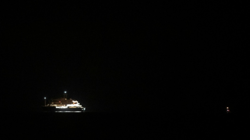 Hantavirus: d&eacute;but des &eacute;vacuations du MV Hondius aux Canaries