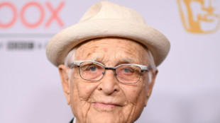 Muere Norman Lear, pionero de la comedia televisiva en EEUU