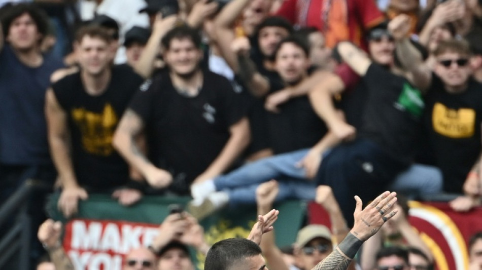 Roma e Milan vencem e ficam mais perto da Champions League 