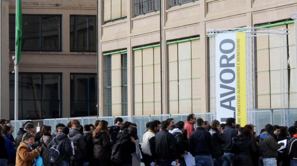 Istat, a settembre +67mila occupati sul mese, +176mila sull'anno