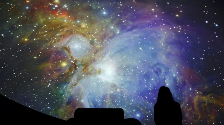 Cientistas exploram o centro da Via L&aacute;ctea e revelam a qu&iacute;mica das estrelas