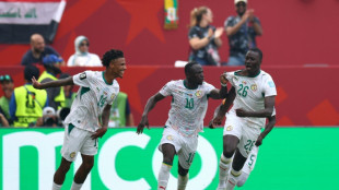 Gueye double keeps Senegal's World Cup hopes alive