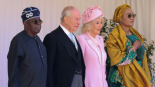 Faste royal et coups de canon: le pr&eacute;sident nig&eacute;rian d&eacute;marre sa visite d'Etat au Royaume-Uni
