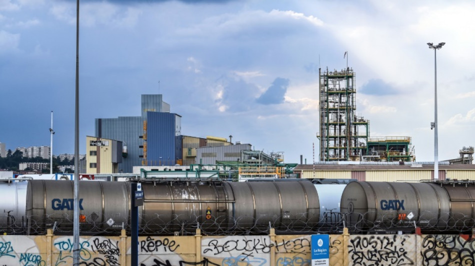 Polluants &eacute;ternels: perquisitions en cours chez les industriels Arkema et Daikin