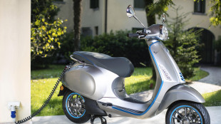 Piaggio, ricavi trimestrali in calo a 370 milioni, gi&ugrave; l'utile