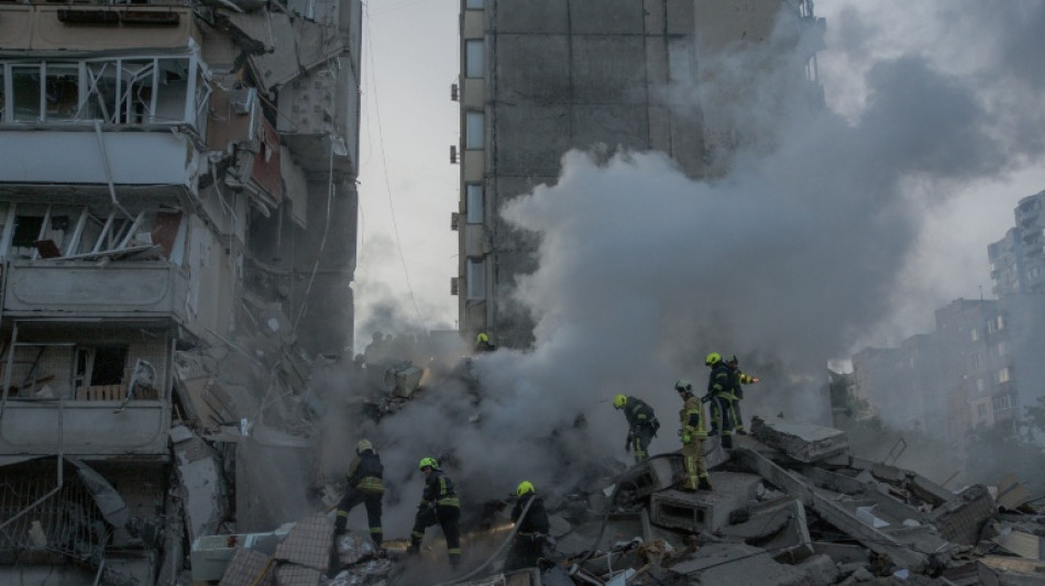 Intenso bombardeio russo em Kiev deixa 10 mortos e diminui esperan&ccedil;as de paz