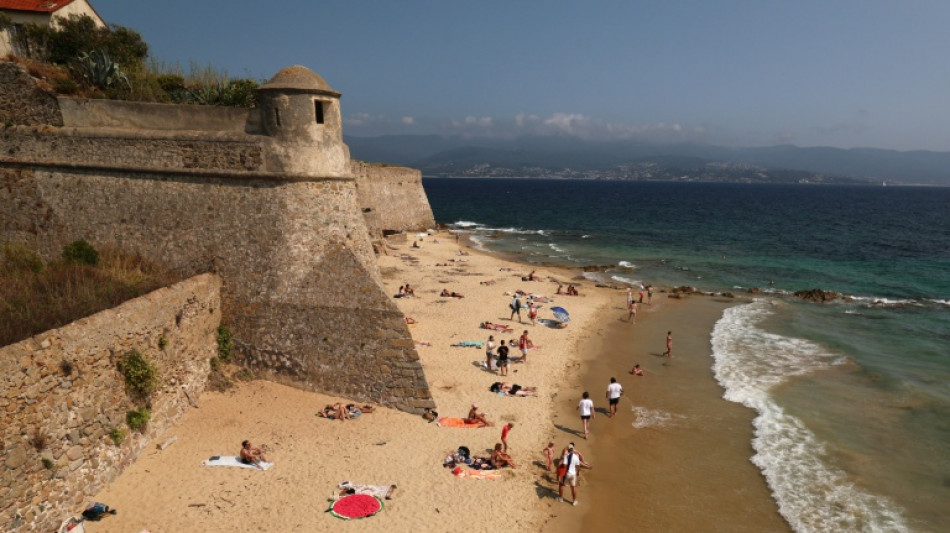 "Soleil, UV et cancer": engouement &agrave; Ajaccio pour un d&eacute;pistage gratuit du m&eacute;lanome