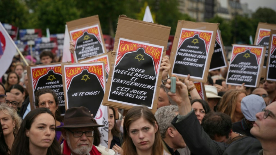 Viol de Courbevoie: nouveau rassemblement contre l'antis&eacute;mitisme &agrave; Paris