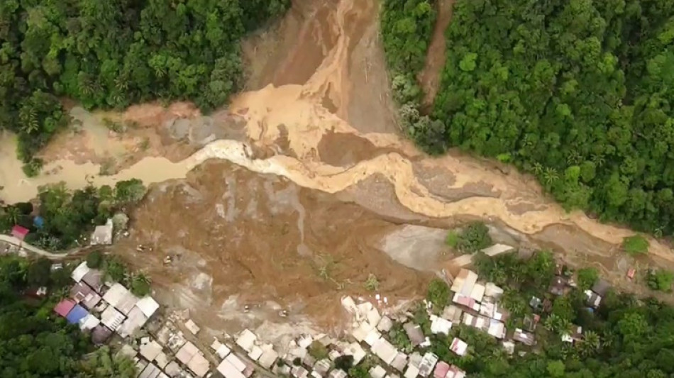 Philippines: un enfant sauv&eacute; pr&egrave;s de 60 heures apr&egrave;s un glissement de terrain