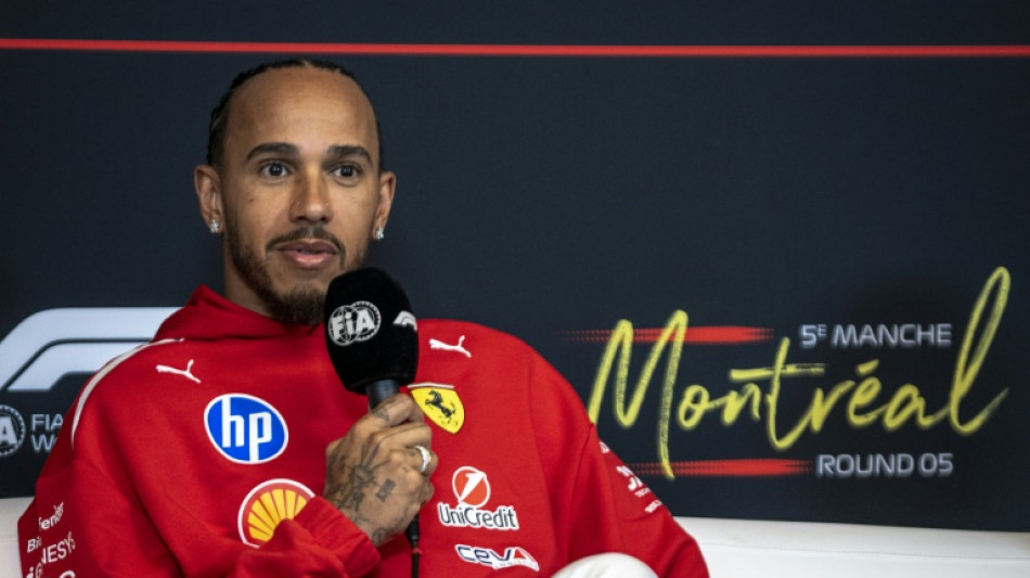 Hamilton garante que permanecer&aacute; na F&oacute;rmula 1 "por mais um tempo"