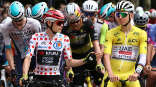 Favourites keep apart in lead up to Tour de France