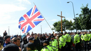 Weitere rechtsradikale Proteste in britischen St&auml;dten nach Messerangriff auf Kinder