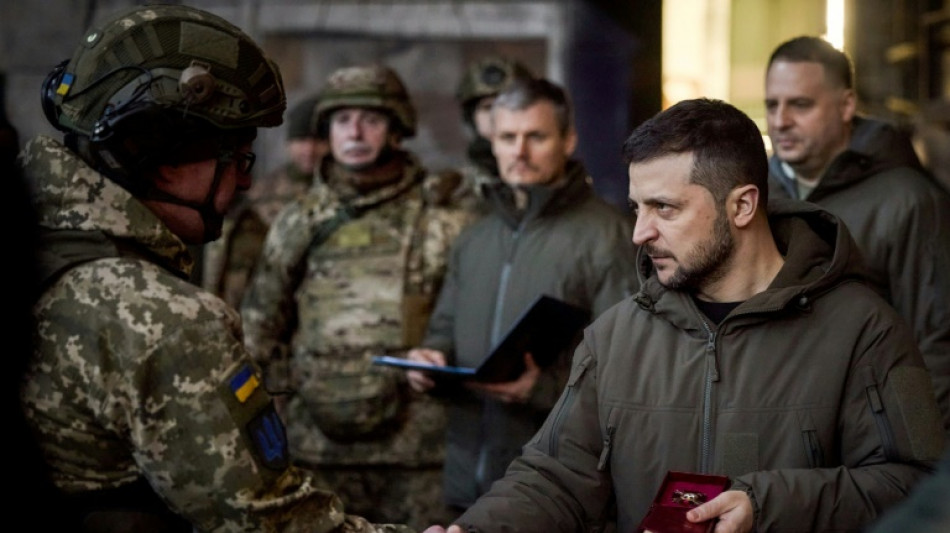 Selenskyj bei bislang gef&auml;hrlichstem Frontbesuch in Bachmut im Osten der Ukraine