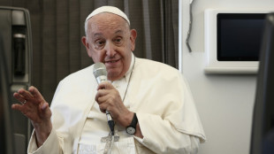 De retour d'Asie, le pape accuse Trump et Harris d'&ecirc;tre "contre la vie"