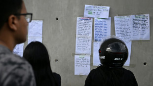 Quake-hit Venezuela's hospitals care for children left alone