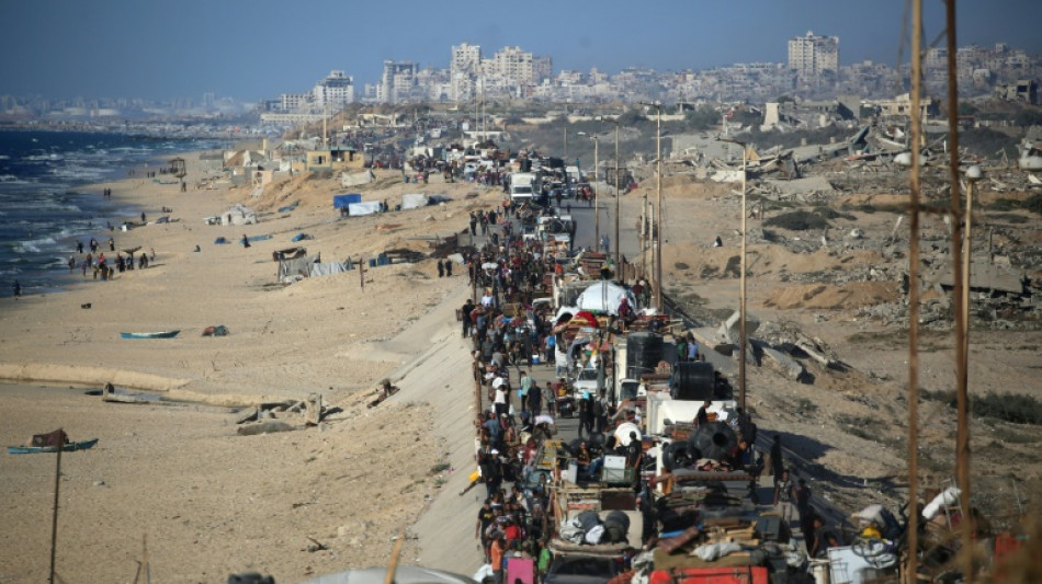 Los palestinos huyen en masa de Ciudad de Gaza, blanco de la ofensiva israelí