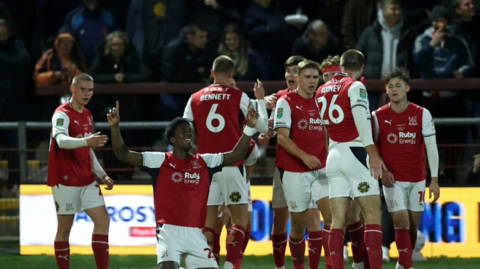 Arsenal stunned by fourth-tier Fleetwood in League Cup