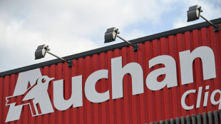 Le distributeur Auchan s'appr&ecirc;te &agrave; annoncer mardi un projet de plan social d'ampleur