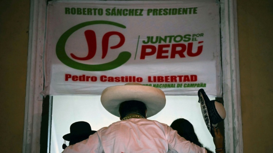 El izquierdista S&aacute;nchez pide anular los votos del extranjero de los resultados electorales en Per&uacute;