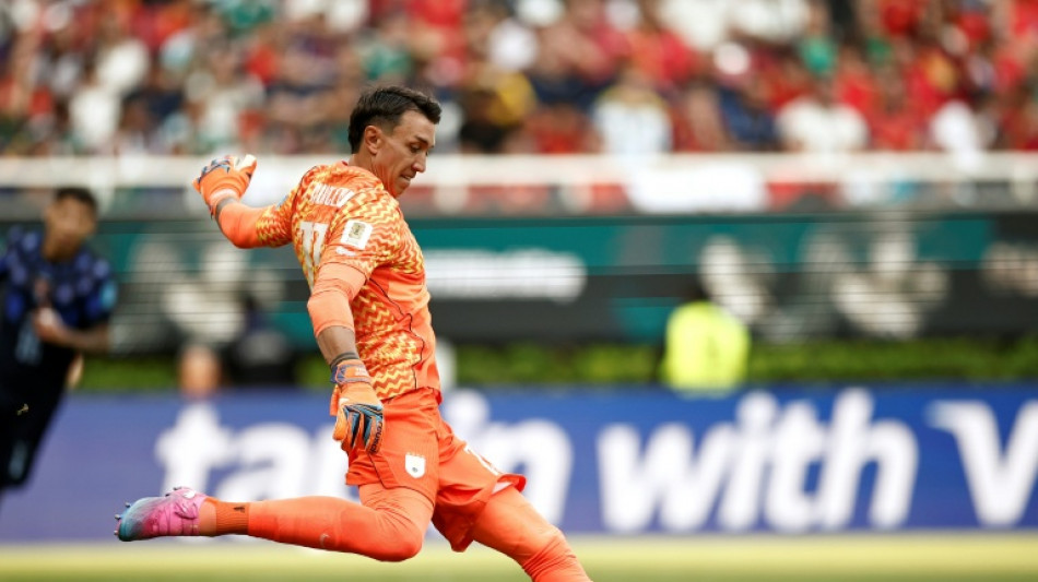 Uruguay eliminado del Mundial en una desastrosa noche para Muslera