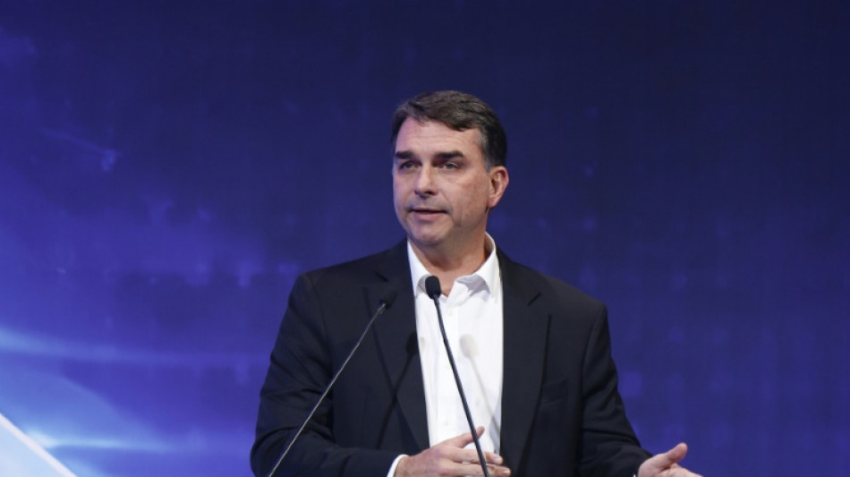 Fl&aacute;vio Bolsonaro pide participar en una audiencia sobre los aranceles de EEUU a Brasil