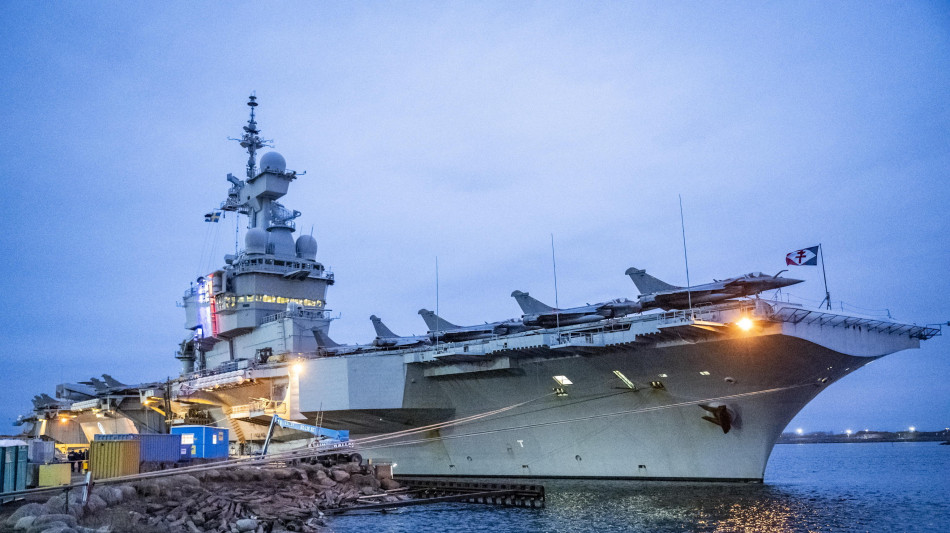 Portaerei francese Charles-de-Gaulle si posiziona per missione a Hormuz
