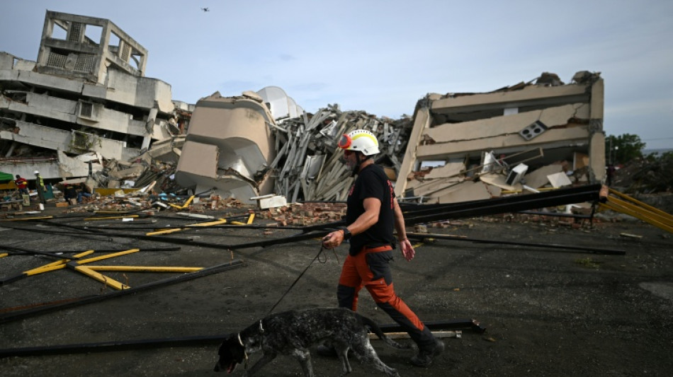 La lenta recuperaci&oacute;n de cad&aacute;veres de los terremotos exaspera a los venezolanos