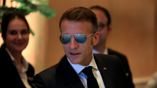 Macron afirma que Siria no debe ser desestabilizada tras ataques con bombas durante su visita