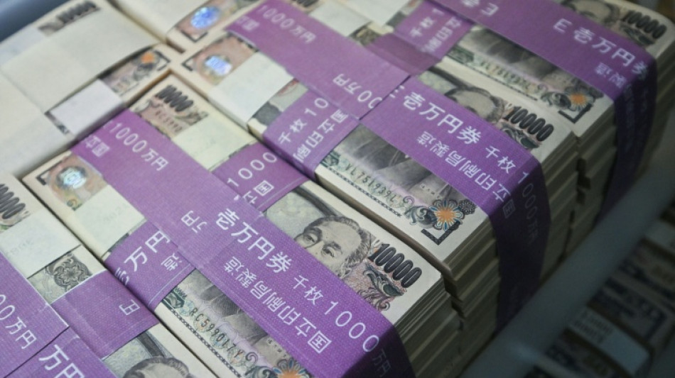 Stocks rise, yen at 40-year low against dollar