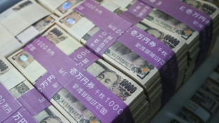 Stocks rise, yen at 40-year low against dollar