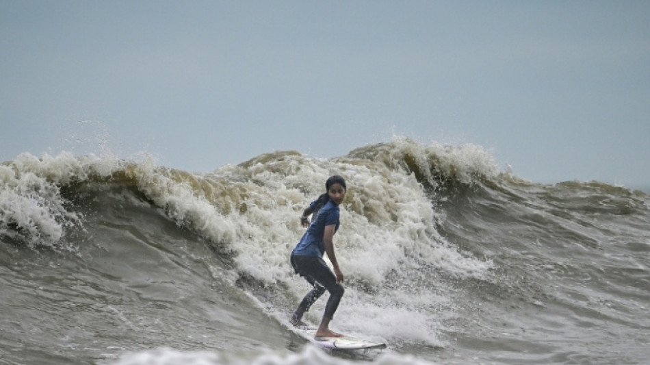 Surfer au Bangladesh: des petites vagues mais des r&ecirc;ves grands comme la vie