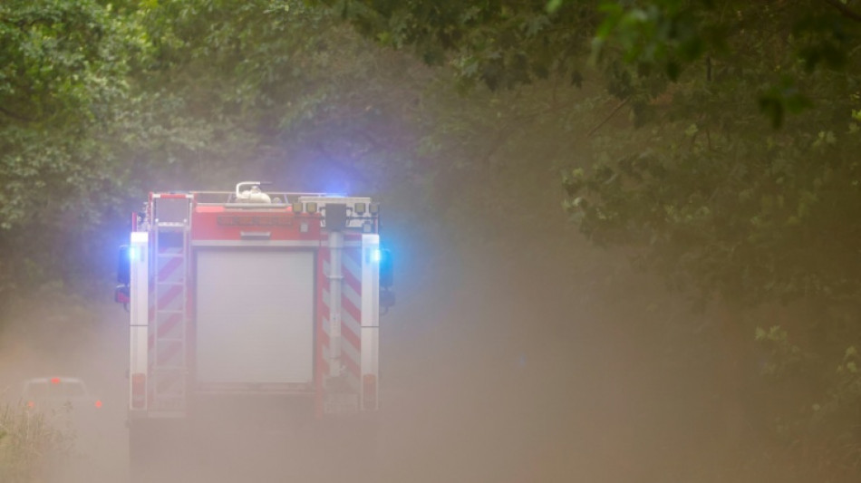Weiter Waldbr&auml;nde in Deutschland - L&ouml;schhubschrauber in Plauen im Einsatz