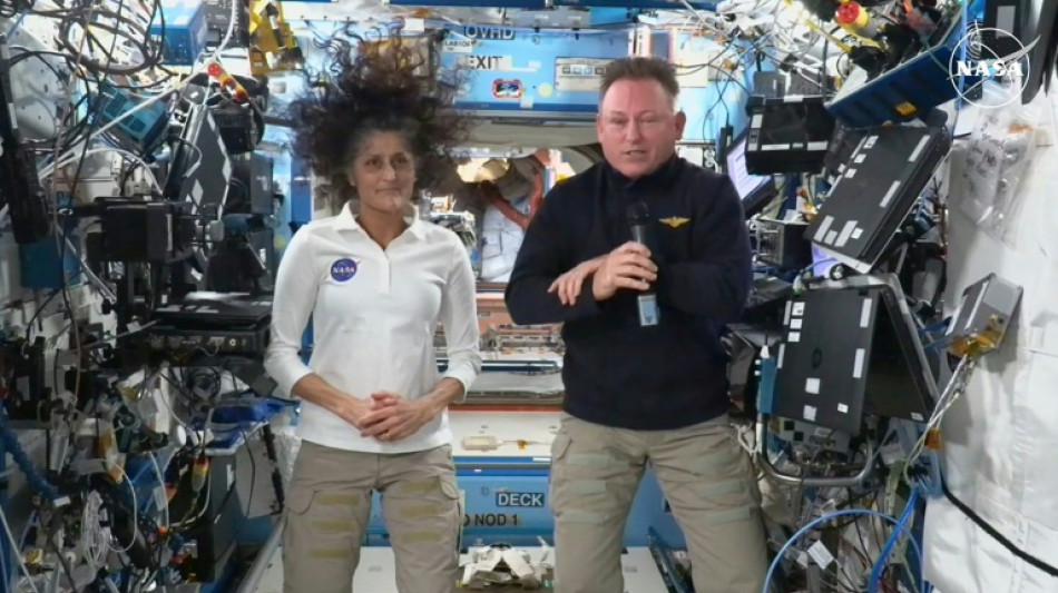 Amarrage &agrave; l'ISS du vaisseau &agrave; la rescousse des astronautes coinc&eacute;s dans la station