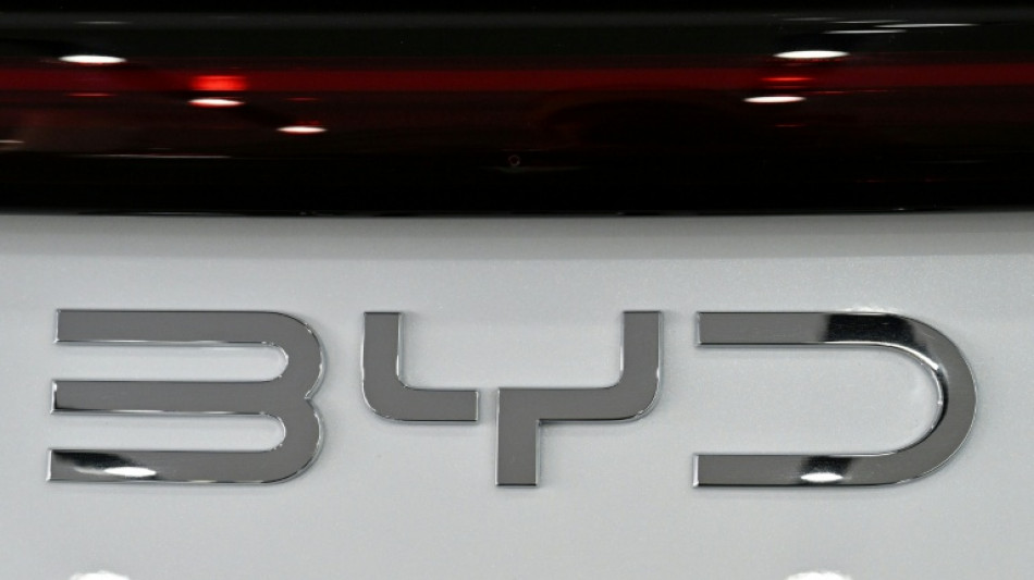 Automobile: BYD discute avec Stellantis et d'autres groupes pour reprendre des usines en Europe