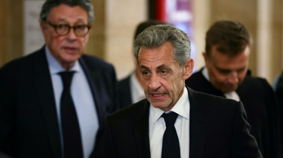 Ex-presidente franc&ecirc;s Sarkozy n&atilde;o precisar&aacute; usar tornozeleira eletr&ocirc;nica novamente