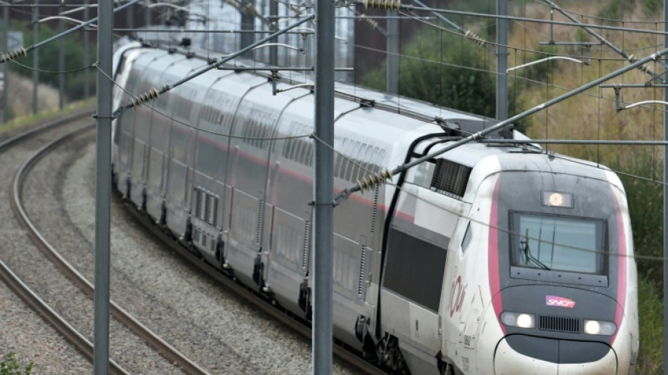 SNCF: les syndicats comptent lancer une gr&egrave;ve illimit&eacute;e &agrave; 10 jours des vacances de No&euml;l