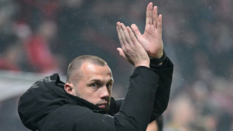 Ajax decide n&atilde;o renovar com Heitinga e busca novo treinador