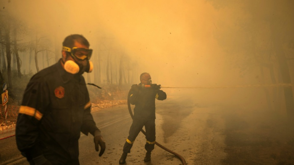 Grecia ante una situaci&oacute;n "extremadamente dif&iacute;cil" por incendios con fuertes vientos