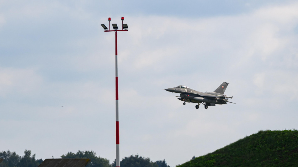 La Polonia chiude due aeroporti durante i raid russi in Ucraina