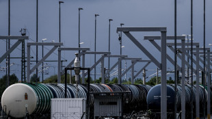Il petrolio sale a New York del 7,79%, Wall Street cala
